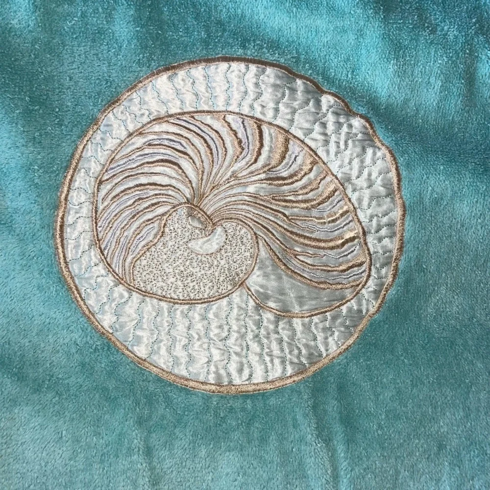 Vintage 1985 Martex Trousseau Nautilus Shell cotton‎ Bath Towel Blue Made in USA